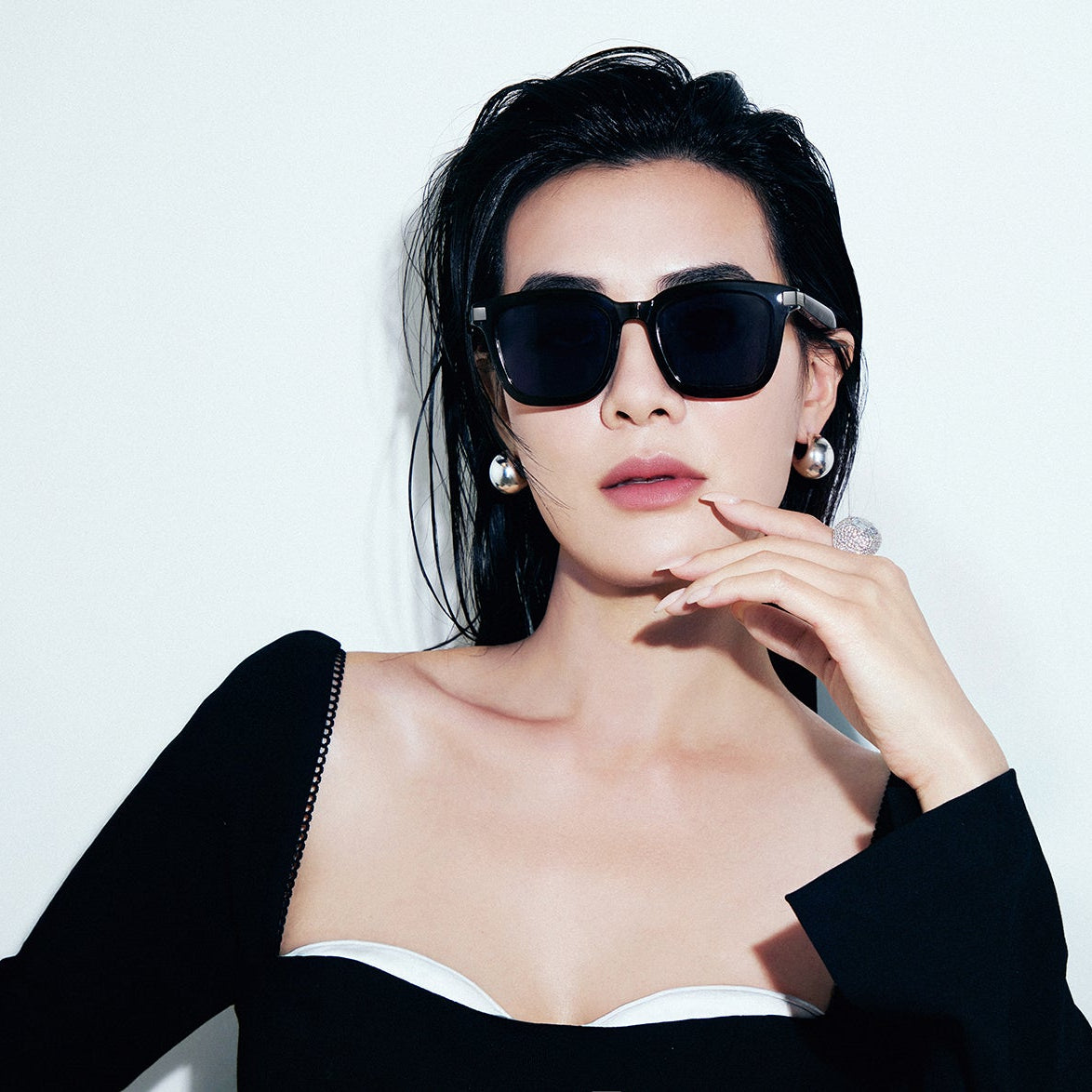 DR H Smart Sunglasses & Smoky Grey